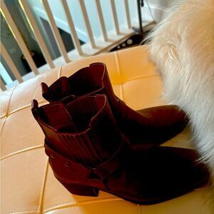 NWT Sonoma Womens Whiskey Cognac Heeled Boot